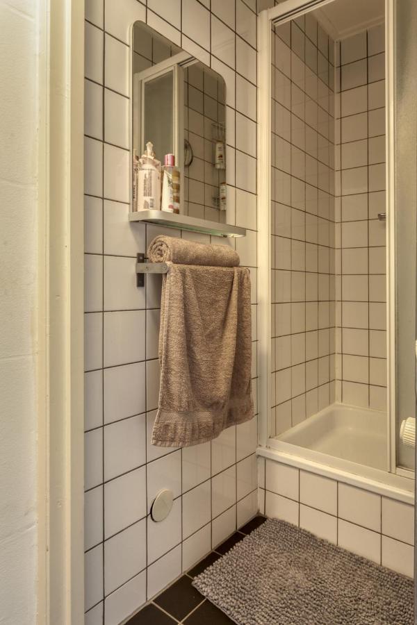 B&B 1971 Hazenstraat - Shared Bathroom Амстердам Екстериор снимка